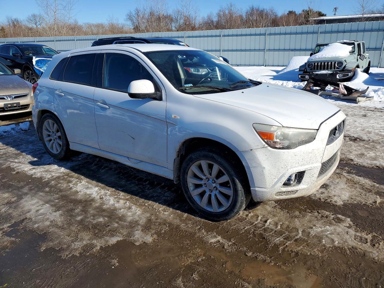 2011 Mitsubishi Outlander VIN JA4AR4AU5BZ005383 photo 4