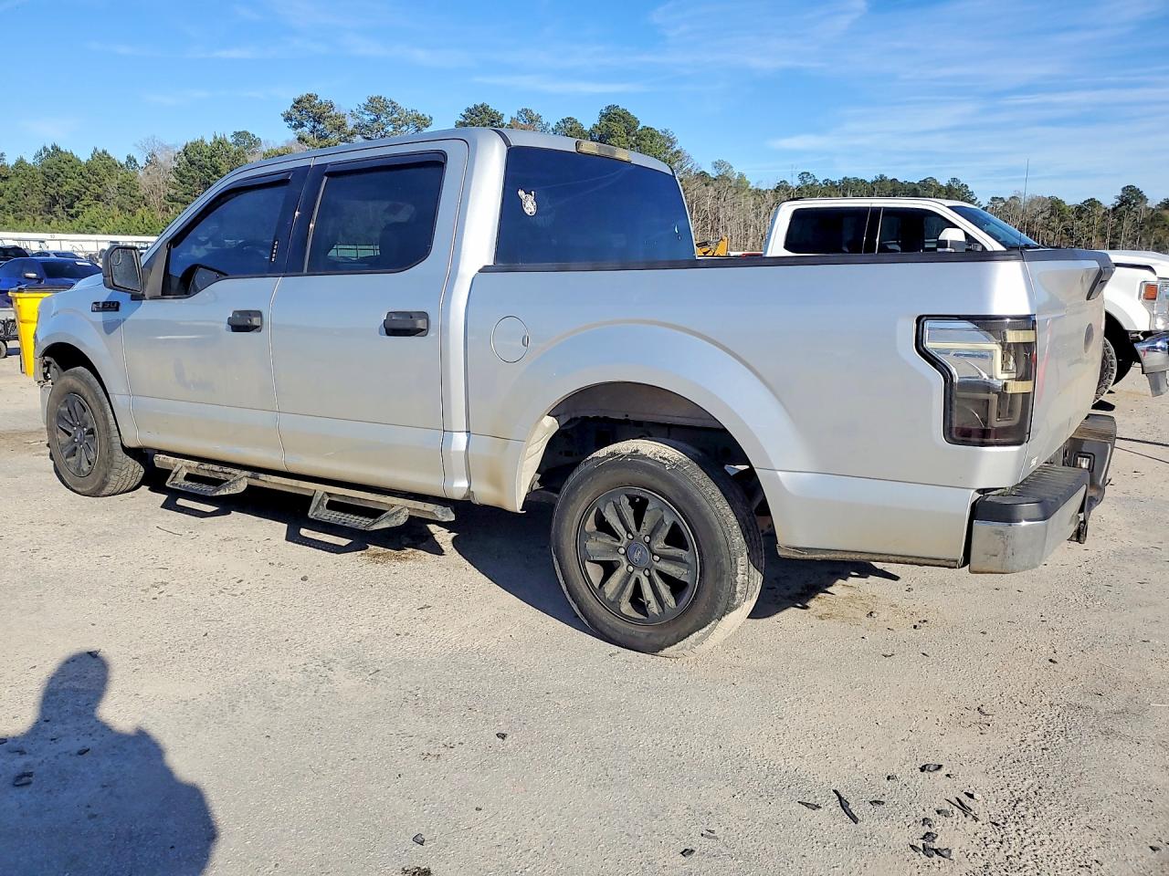 2015 Ford F-150 VIN 1FTEW1CPXFFD02209 photo 2