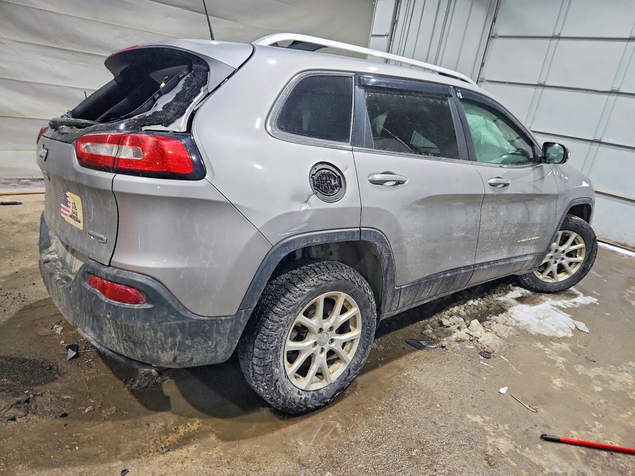 2016 Jeep Grand cher VIN 1C4PJMCB1GW310889 photo 3