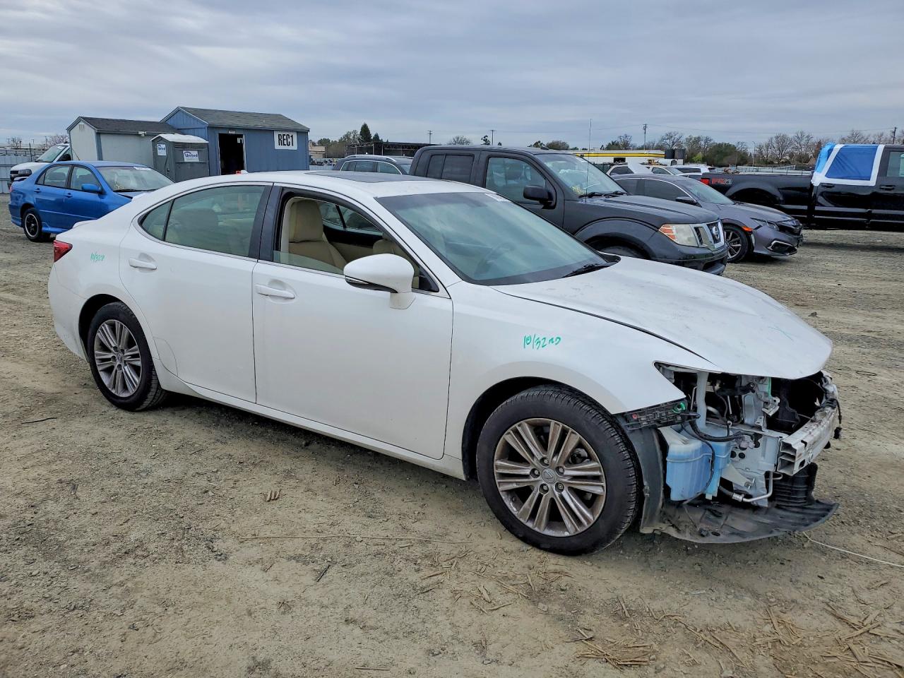 2014 Lexus ES350 VIN JTHBK1GG0E2134982 photo 4