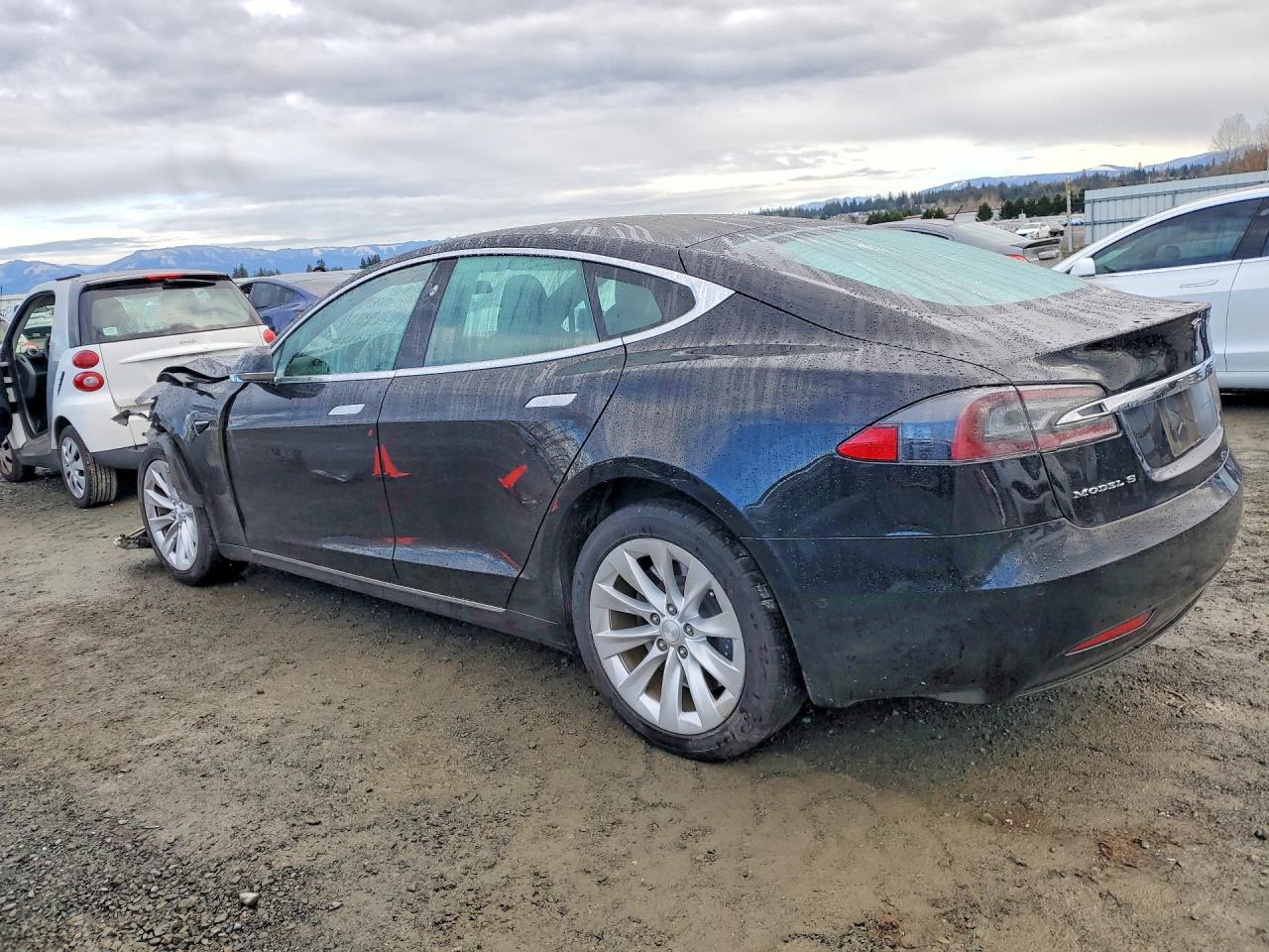 2018 Tesla Model s VIN 5YJSA1E24JF293796 photo 2