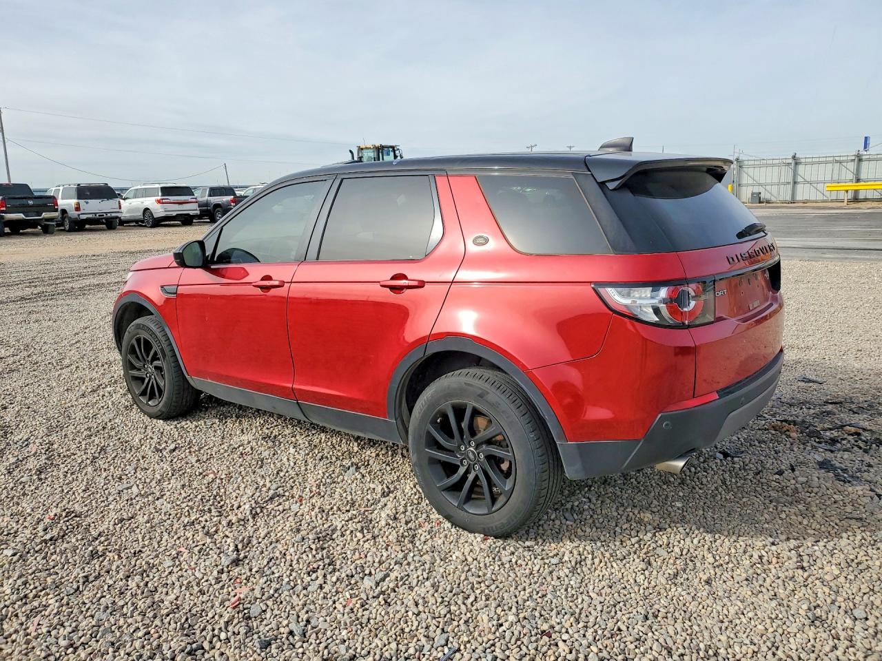 2017 Landau Discovery VIN SALCP2BG2HH655197 photo 2