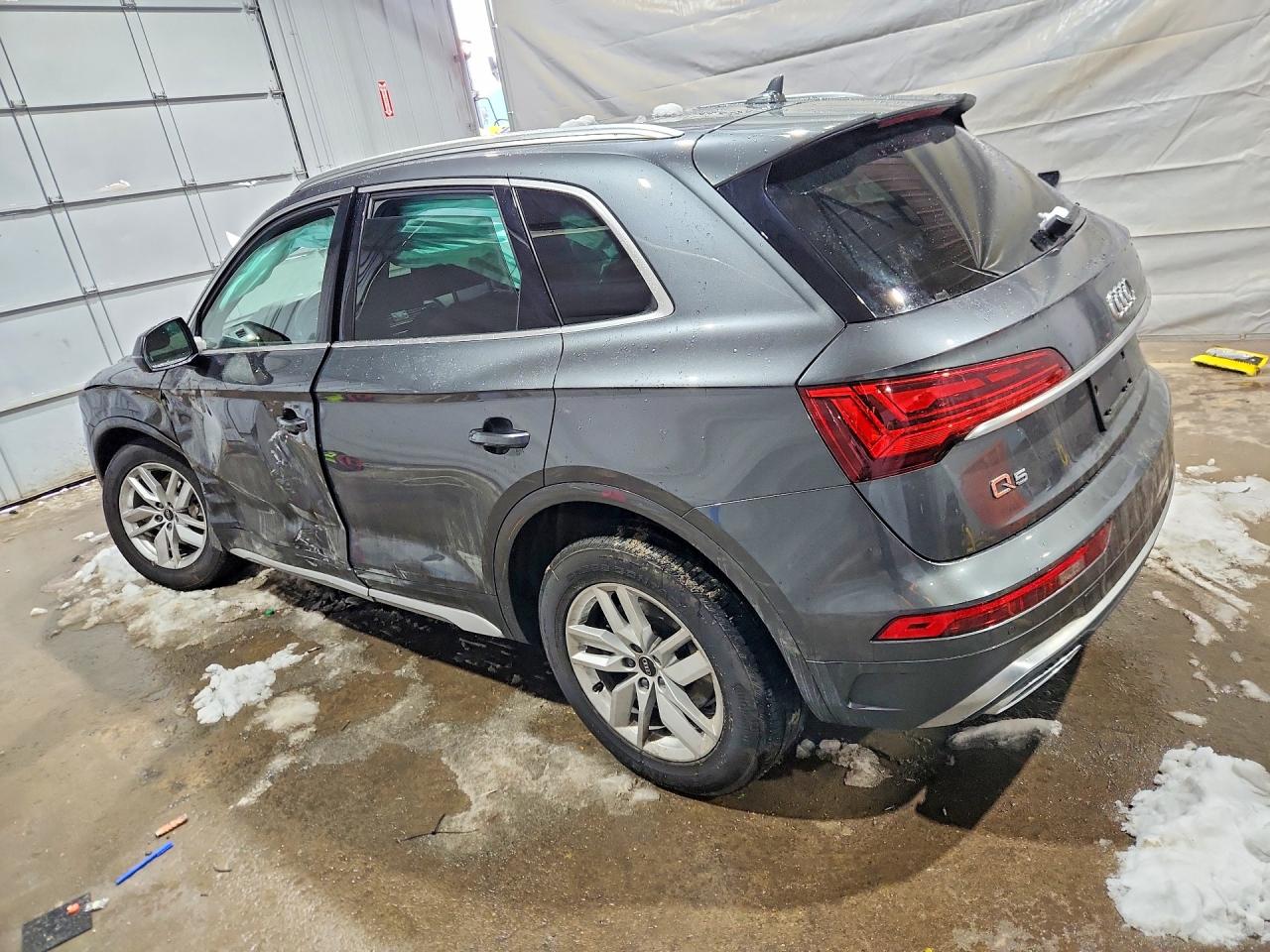 2024 Audi Q5 VIN WA1GAAFYXR2110676 photo 2
