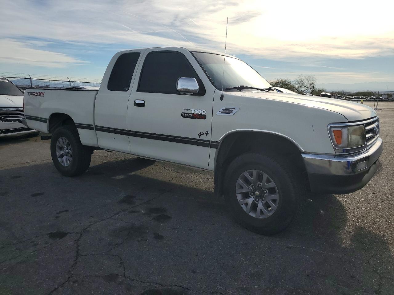 1997 Toyota T100 VIN JT4UN22D4V0049742 photo 4