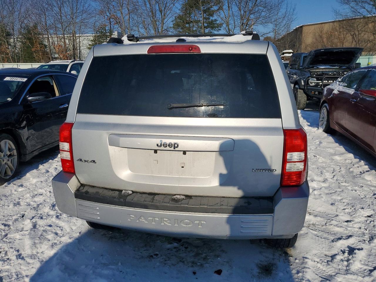 2010 Jeep Patriot VIN 1J4NF4GBXAD501680 photo 6
