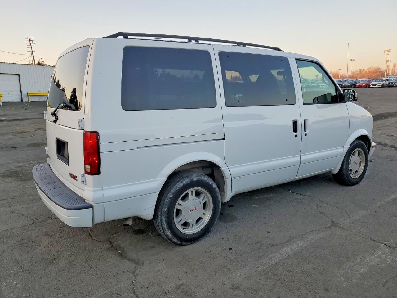 2003 GMC All models VIN 1GKDM19X93B507598 photo 3