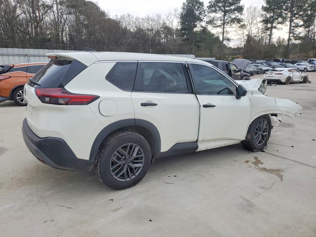2022 Nissan Rogue VIN 5N1BT3AA5NC704074 photo 3