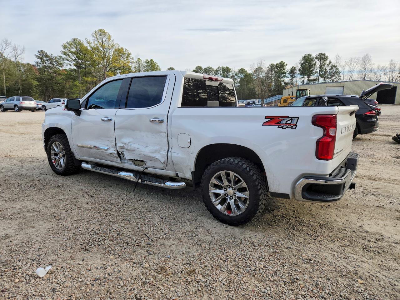 2021 Chevrolet All models VIN 3GCUYGET8MG138327 photo 2