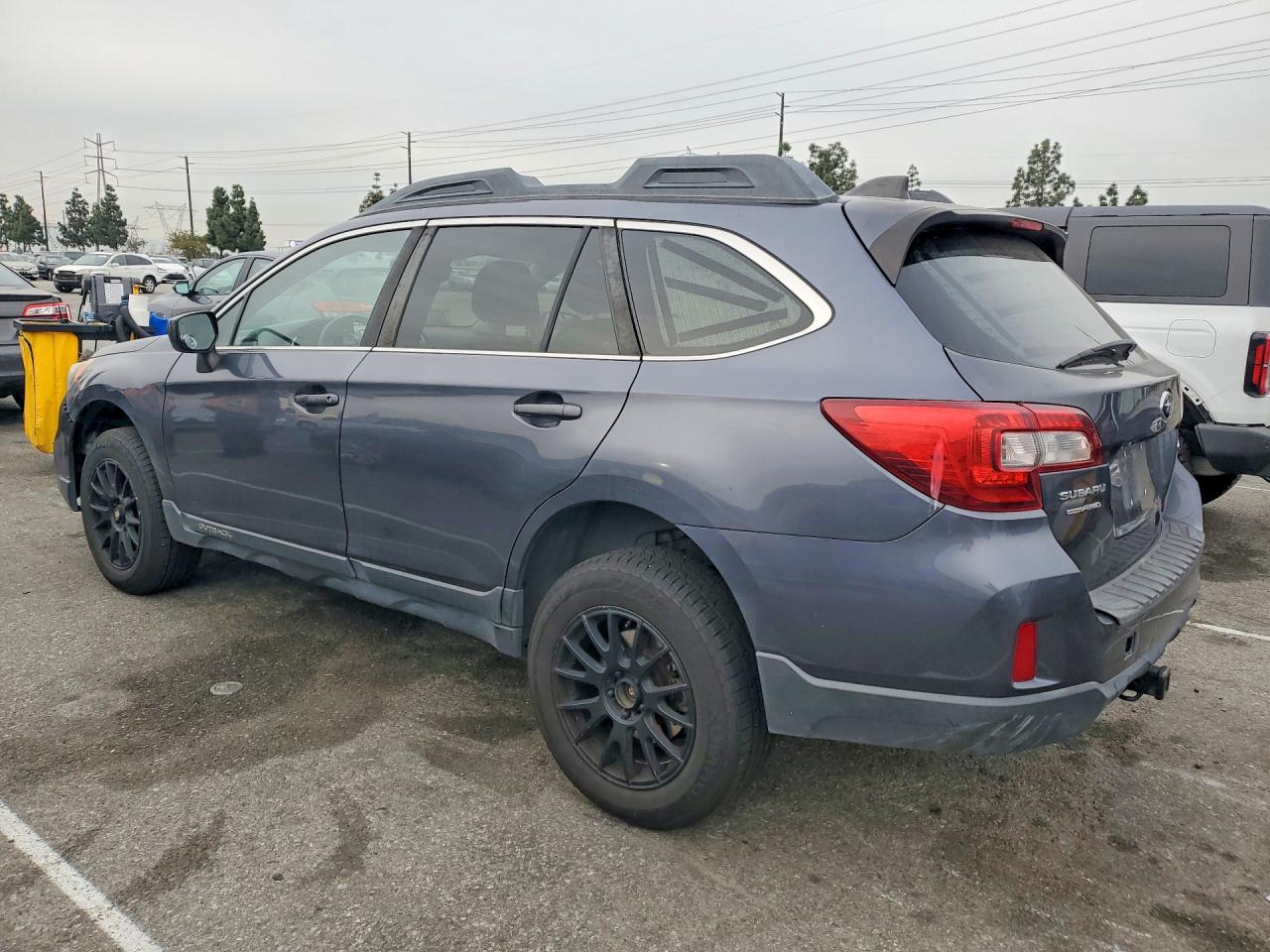 2017 SUBARU Outback VIN 4S4BSACC2H3432125 photo 2