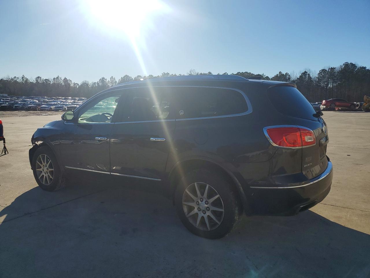 2016 Buick Enclave VIN 5GAKRAKD2GJ182990 photo 2