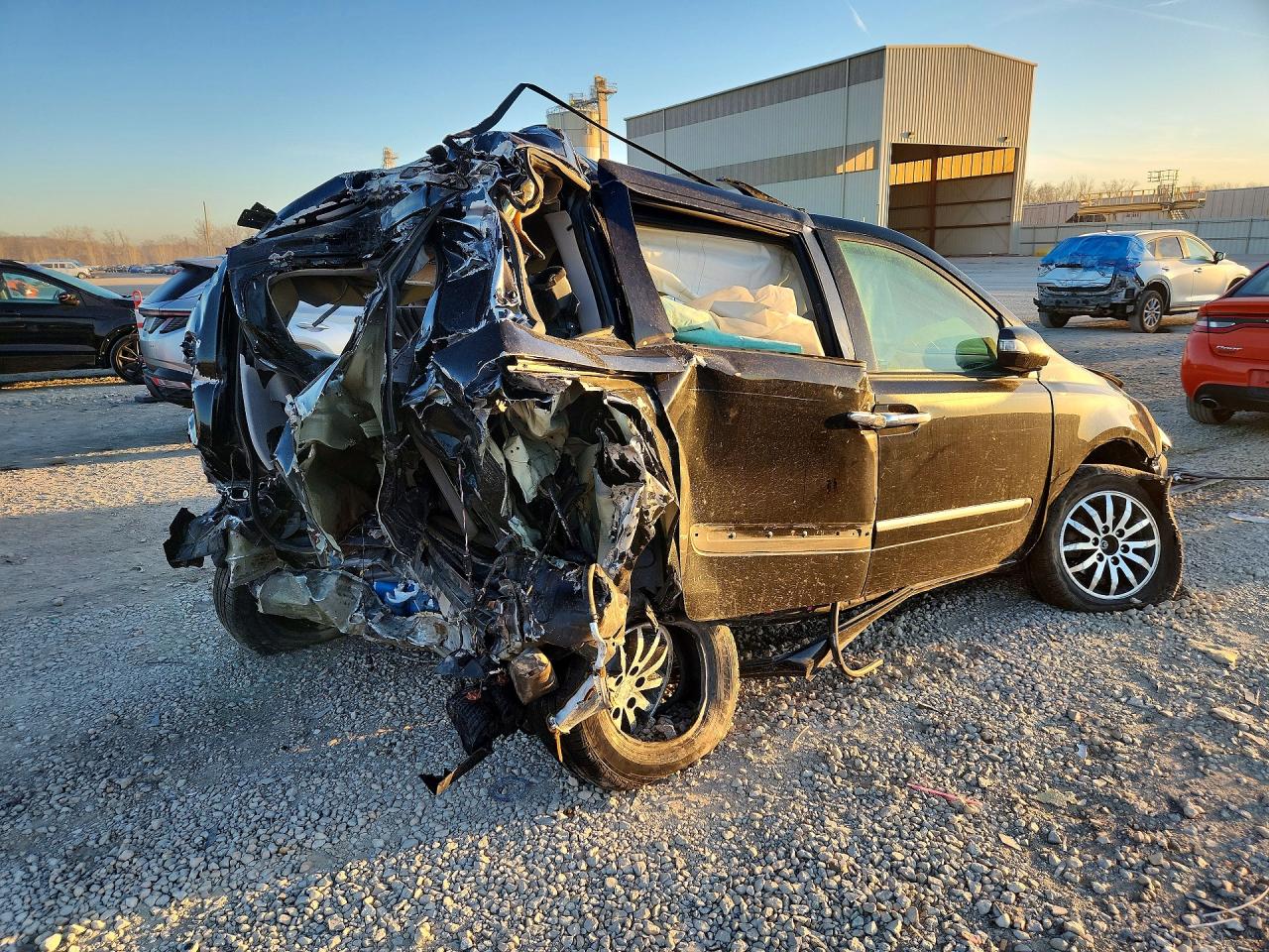 2012 Kia SEDONA VIN KNDMH4C73C6442282 photo 3