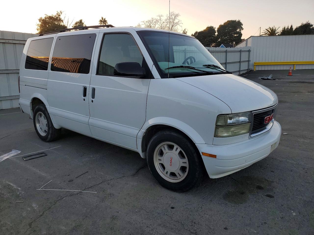2003 GMC All models VIN 1GKDM19X93B507598 photo 4