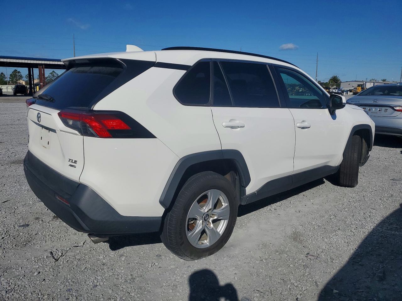 2019 Toyota Rav4 VIN 2T3P1RFV3KW044060 photo 3