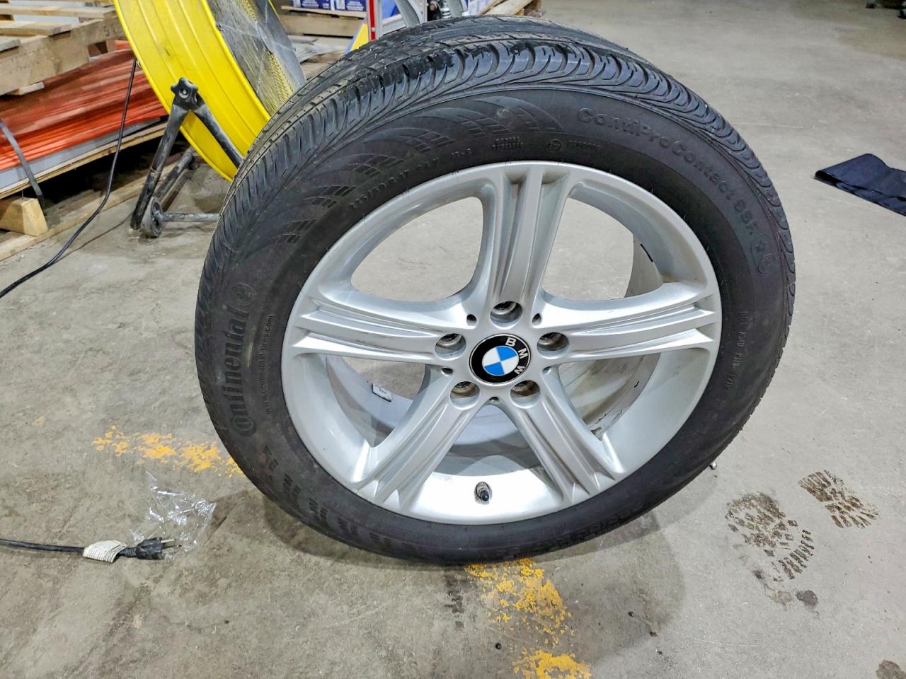 2012 BMW 3 series VIN WBA3A5G57CNP18190 photo 12