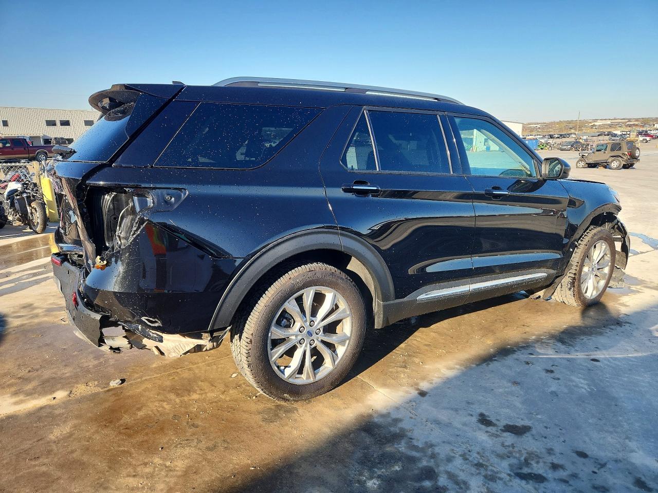 2023 Ford Explorer VIN 1FMSK8FH6PGA60098 photo 3