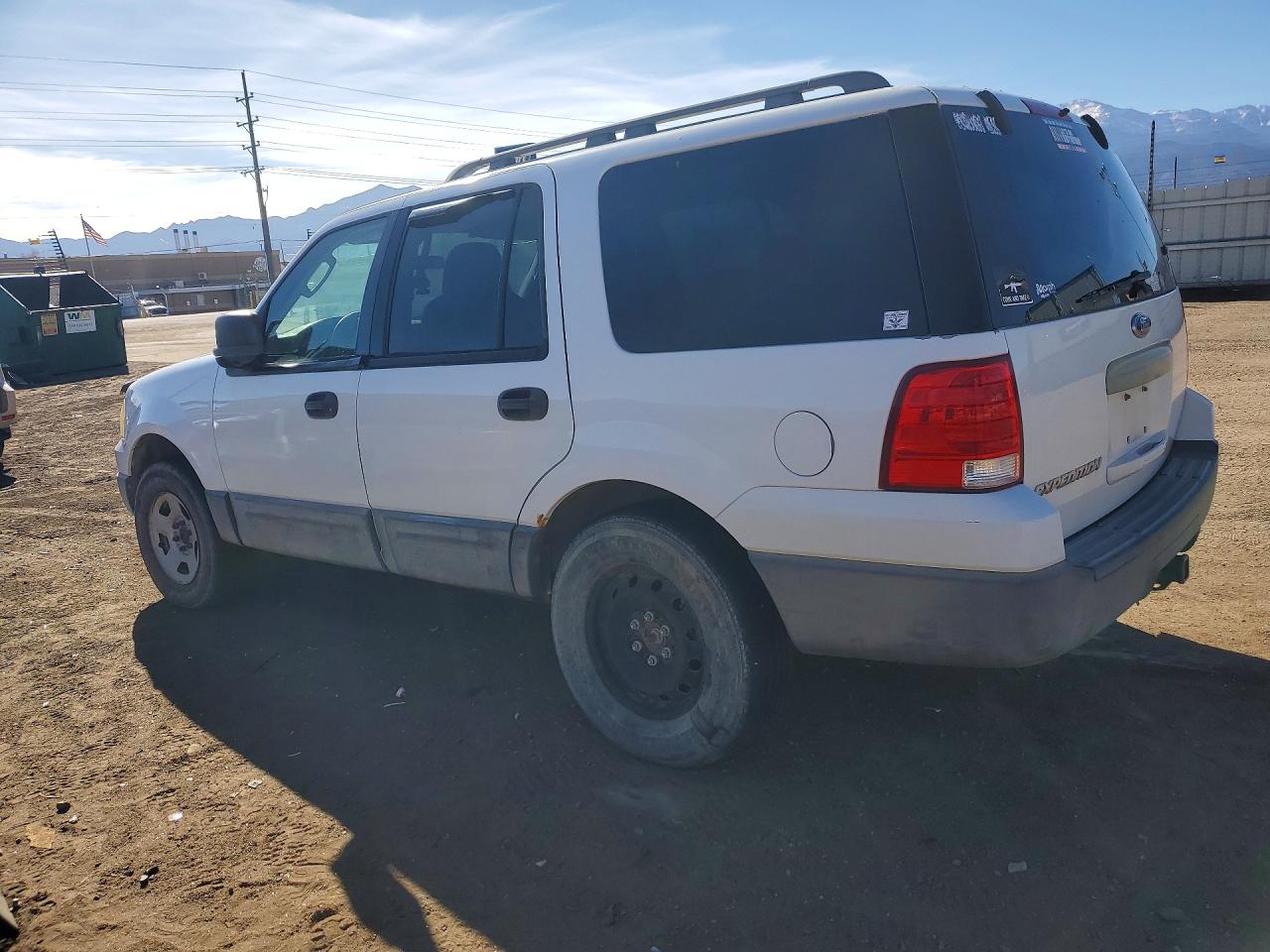 2006 Ford Expedition VIN 1FMPU14556LA18138 photo 2