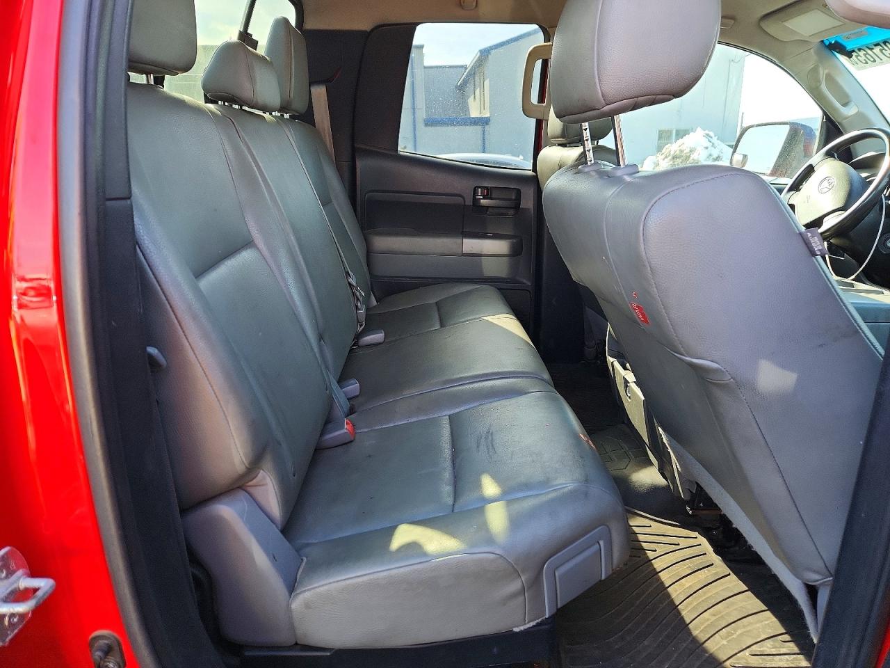 2013 Toyota Tundra VIN 5TFUM5F19DX050279 photo 10