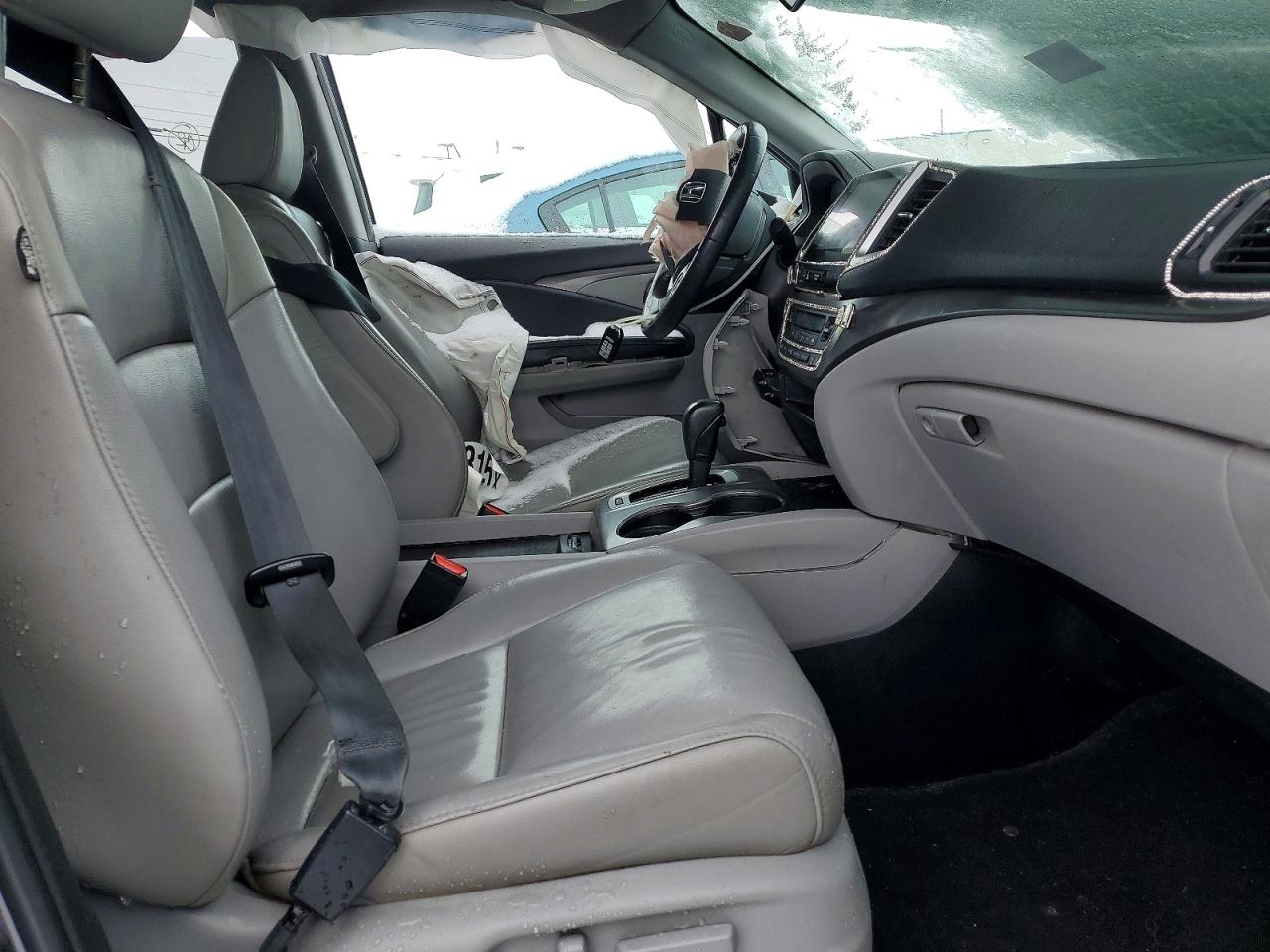 2018 Honda Pilot VIN 5FNYF6H55JB011597 photo 7