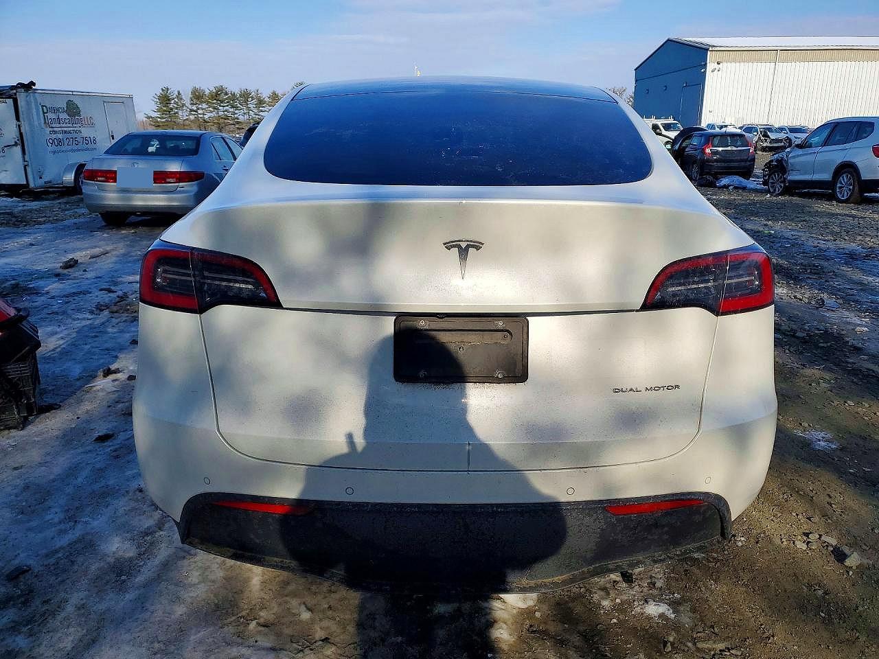 2020 Tesla Model y VIN 5YJYGDEE3LF037141 photo 6