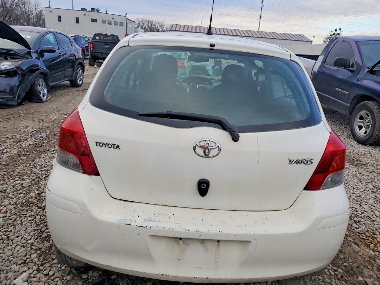 2009 Toyota Yaris VIN JTDJT903395258524 photo 6