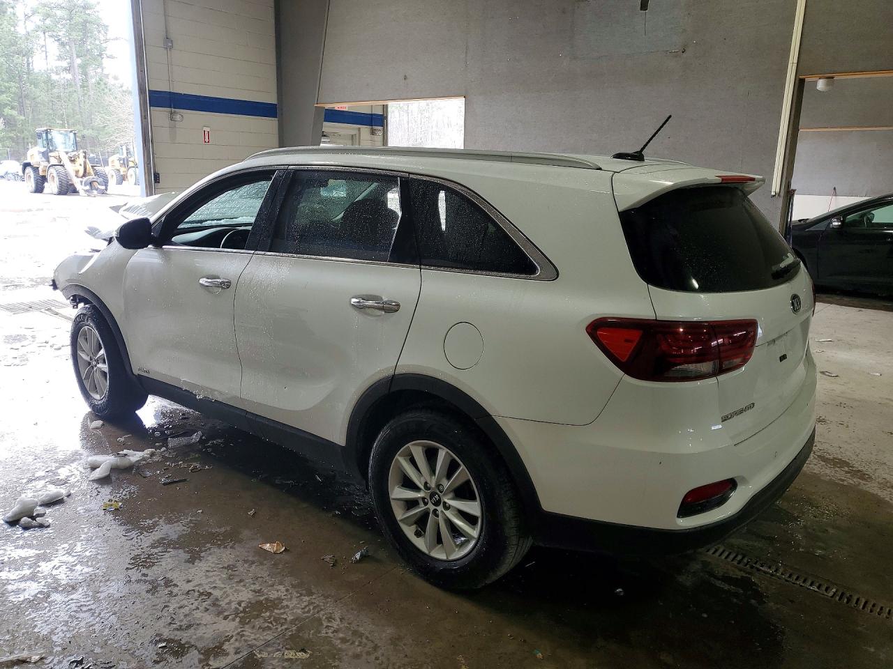 2020 Kia Sorento VIN 5XYPGDA38LG645083 photo 2
