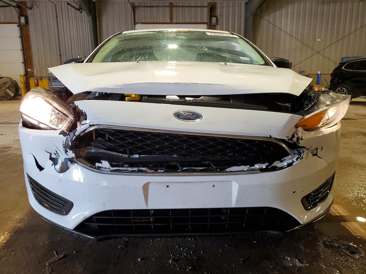 2016 Ford Focus VIN 1FADP3E24GL362050 photo 5