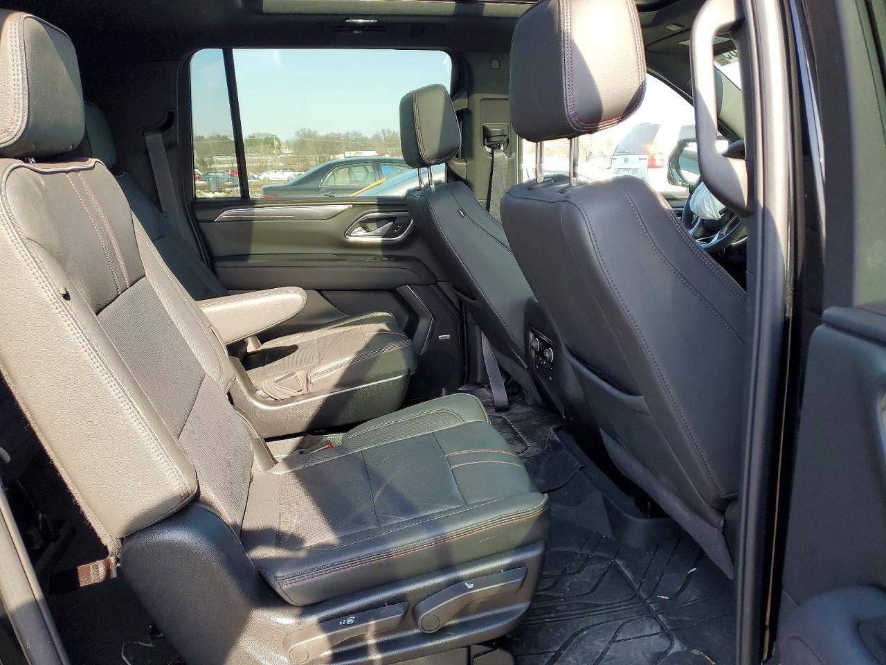 2024 CHEVROLET Suburban VIN 1GNSKEKD5RR201165 photo 11