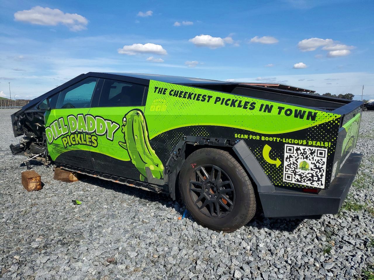 2024 Tesla Cybertruck VIN 7G2CEHED1RA048818 photo 2