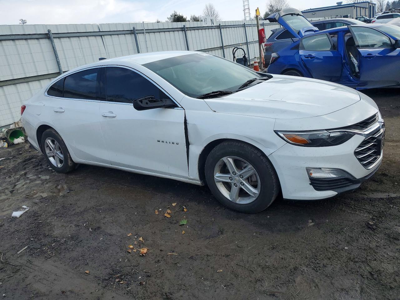2020 Chevrolet Malibu VIN 1G1ZB5ST2LF157738 photo 4