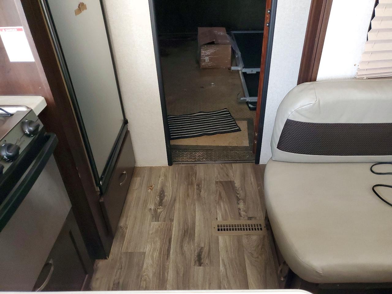 2018 JAYCO Rv trailer VIN 1UJCJSBU7J18A0050 photo 9