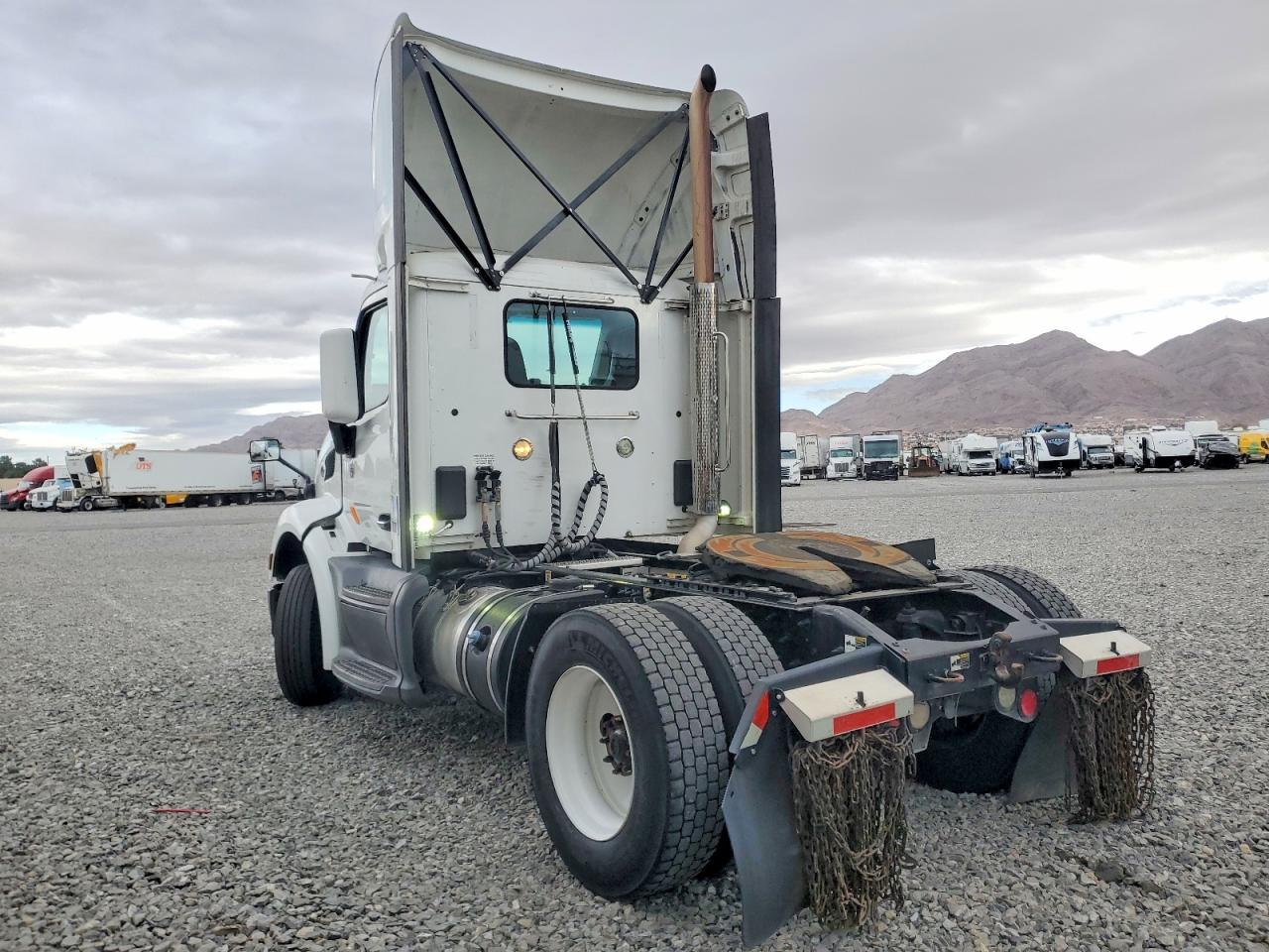 2019 PETERBILT All models VIN 1XPBA48X7KD478604 photo 3