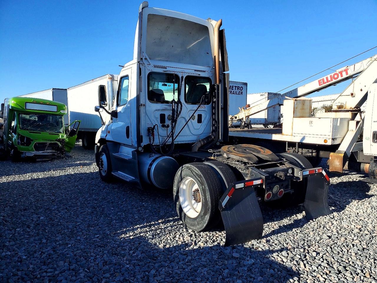 2016 FREIGHTLINER All other VIN 1FUBGEDV9GLHC5667 photo 3