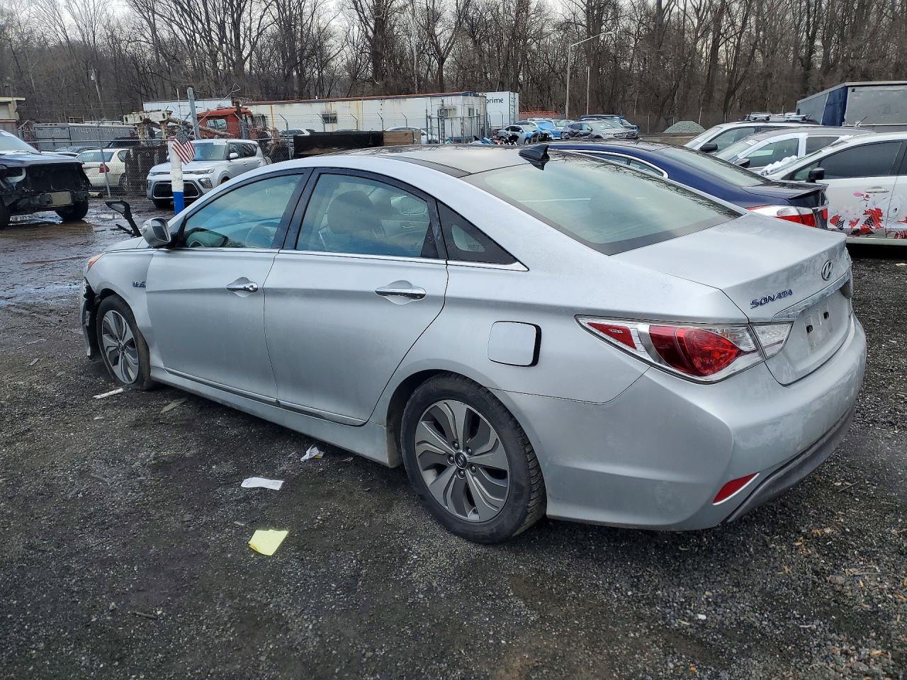2014 Hyundai Sonata hybrid VIN KMHEC4A40EA110064 photo 2