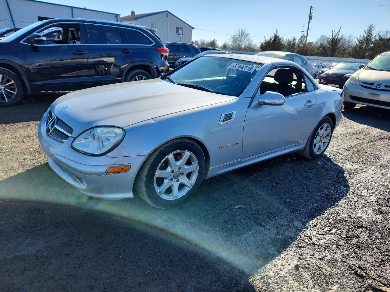 2003 Mercedes-Benz Slk-class VIN WDBKK49FX3F274713 photo 1