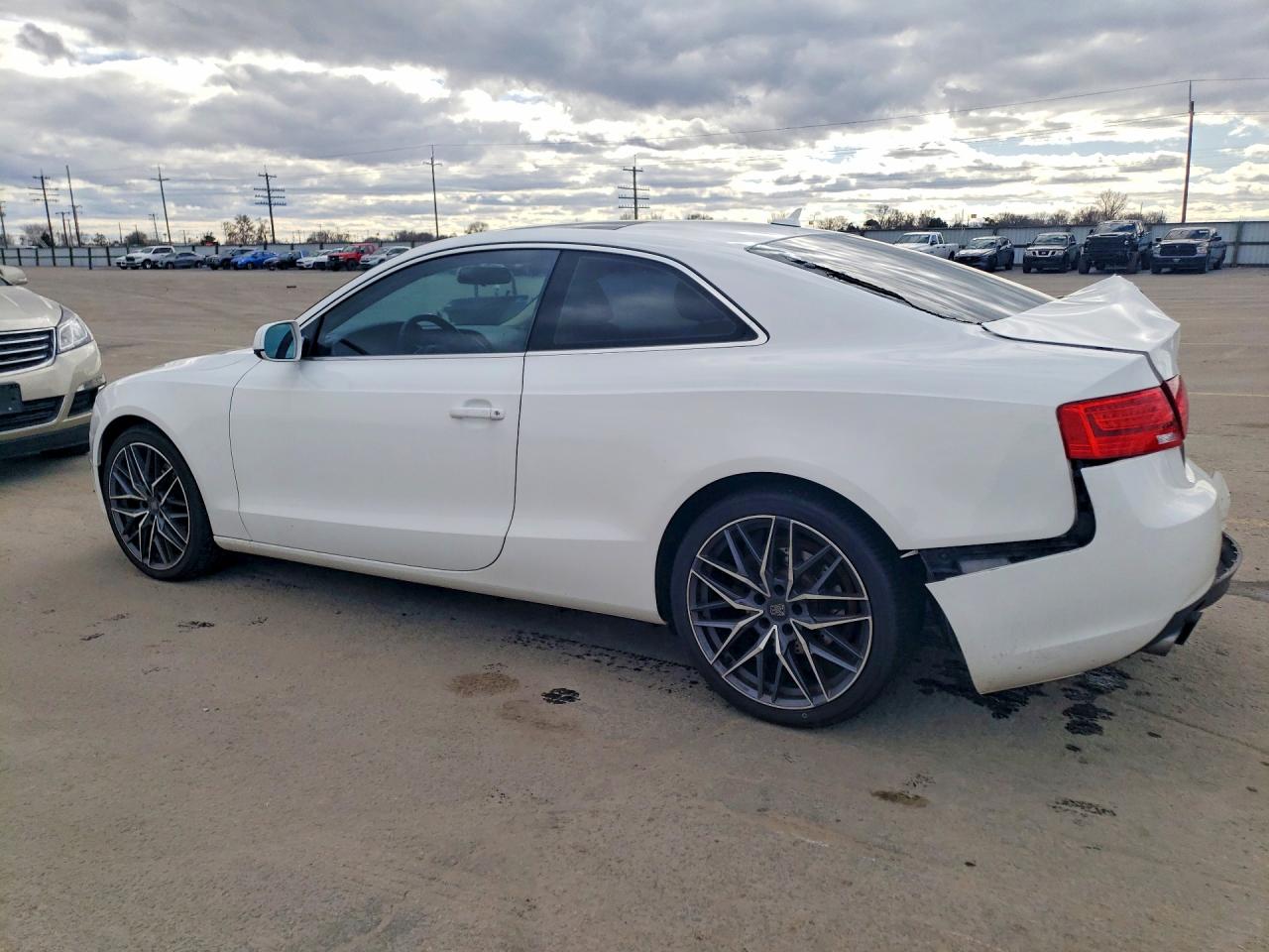 2014 Audi A5 VIN WAUCFAFR4EA053659 photo 2