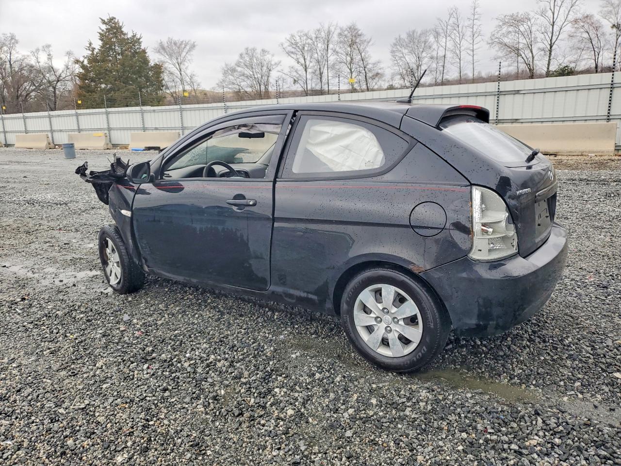 2011 HYUNDAI Accent VIN KMHCM3AC9BU186625 photo 2