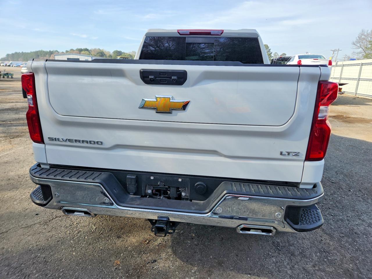 2025 Chevrolet All models VIN 1GCUKGE85SZ270696 photo 6