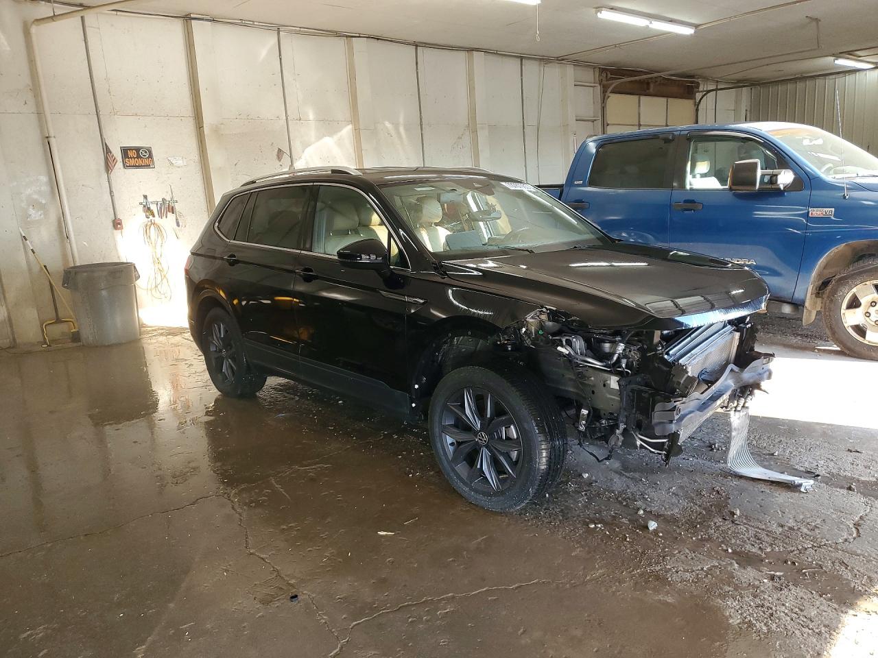 2023 Volkswagen Tiguan VIN 3VV3B7AX0PM067069 photo 4