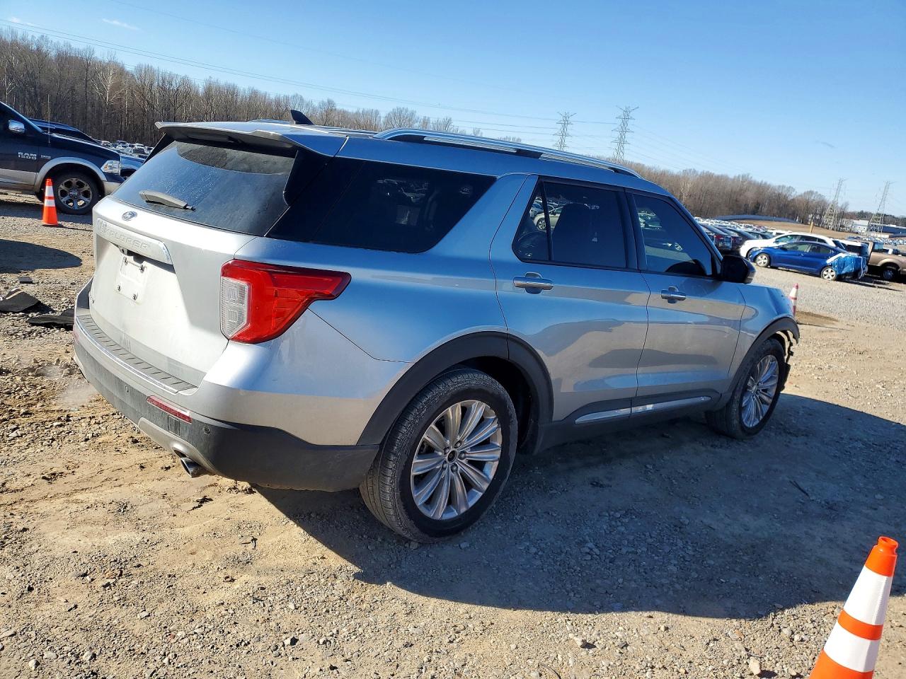 2023 Ford Explorer VIN 1FMSK7FH9PGA90416 photo 3