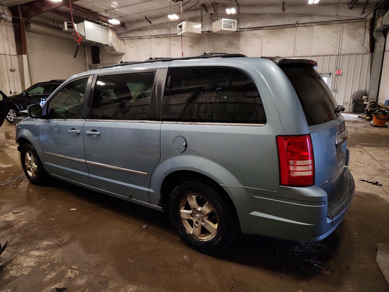 2009 Chrysler Minivan VIN 2A8HR54159R596730 photo 2