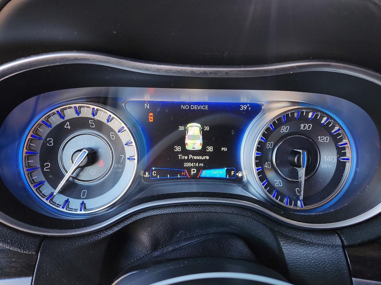 2016 Chrysler 300 VIN 2C3CCAAG5GH243769 photo 9
