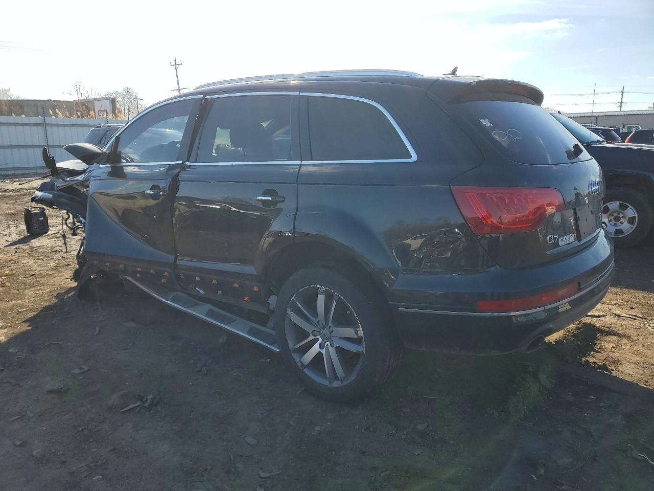 2014 Audi Q7 VIN WA1LGAFE0ED017019 photo 2