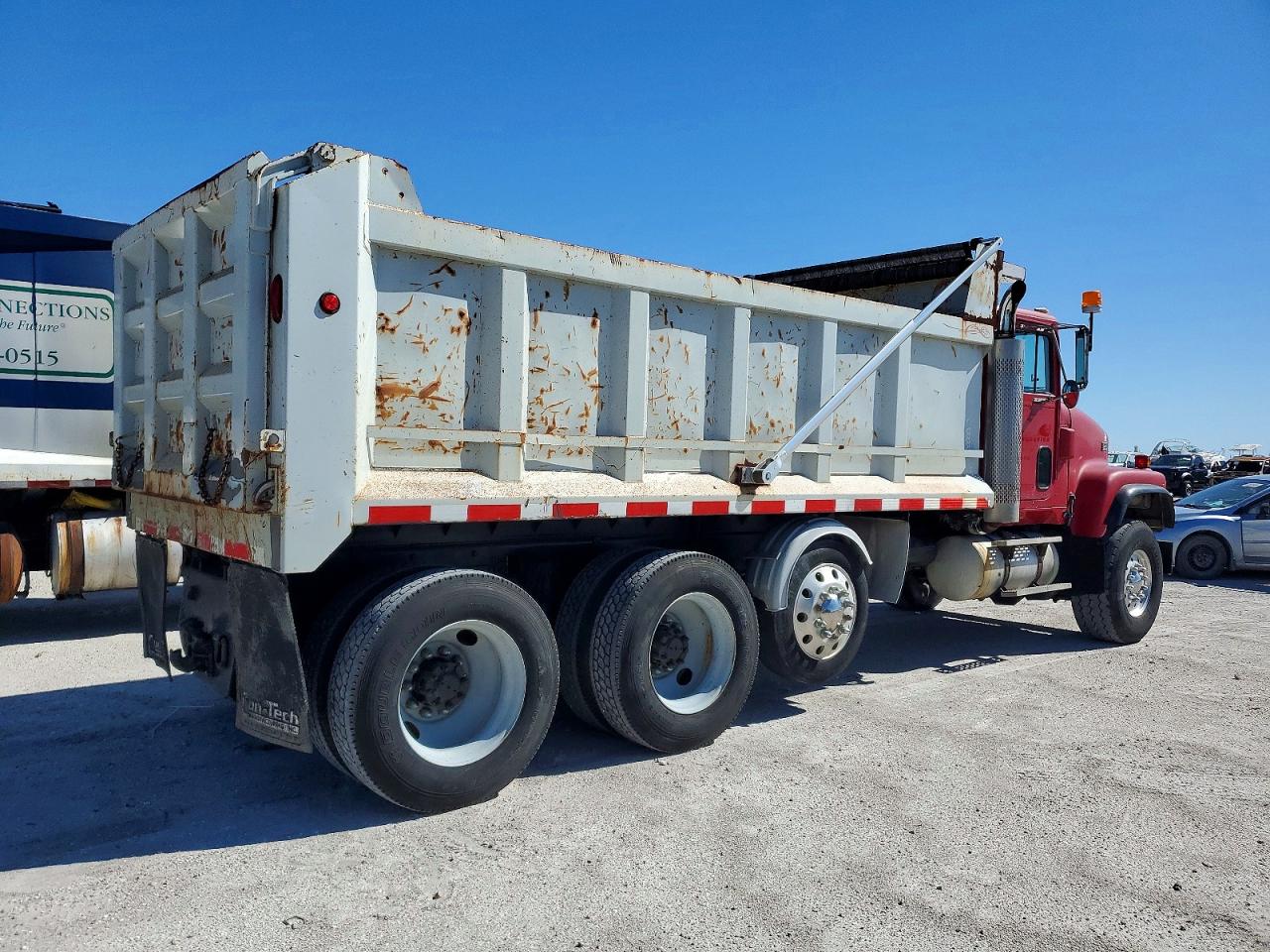 1995 International All models VIN 2HTTWAUT5SC011211 photo 4