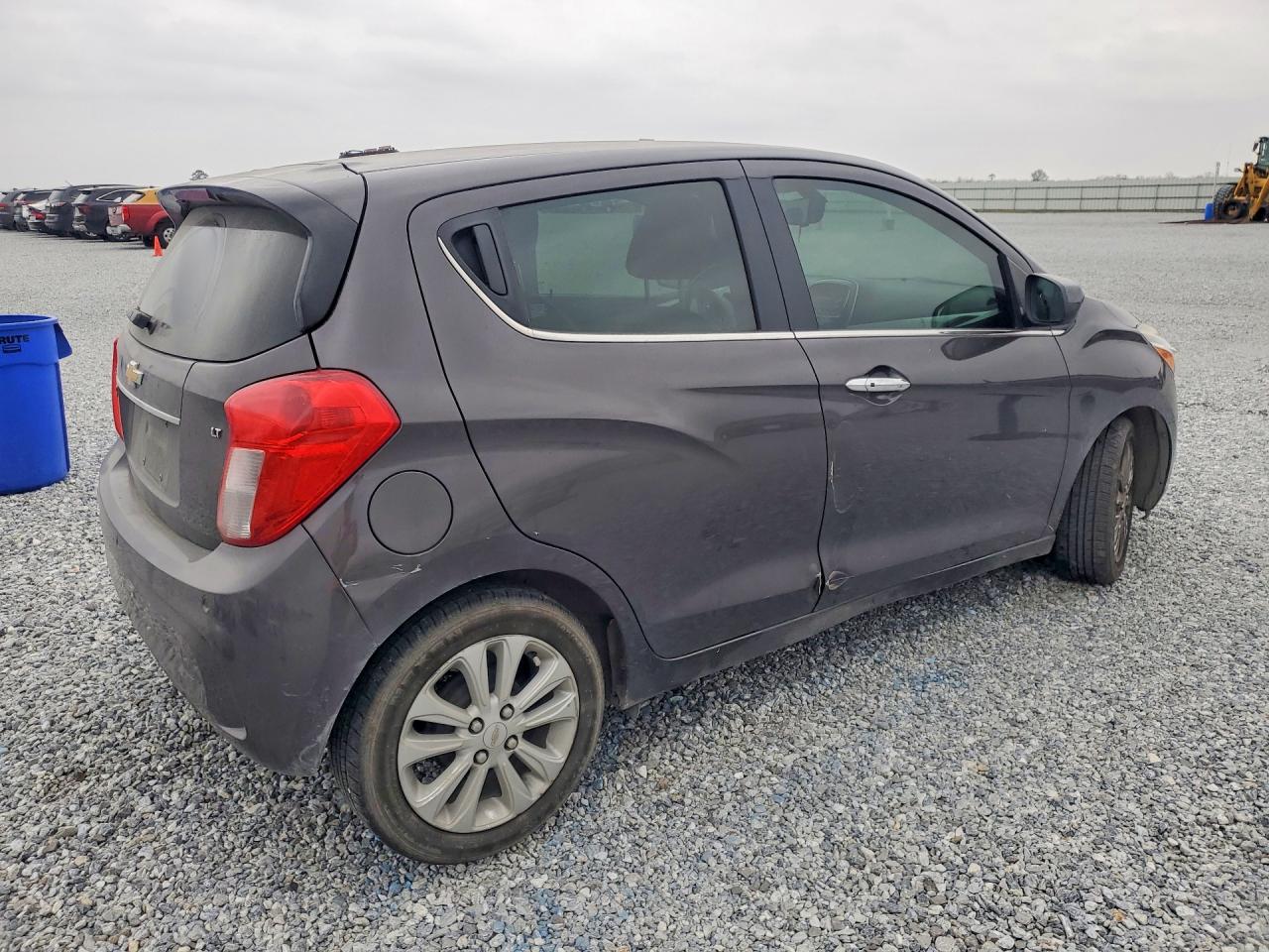 2016 Chevrolet Spark VIN KL8CF6SA0GC631692 photo 3