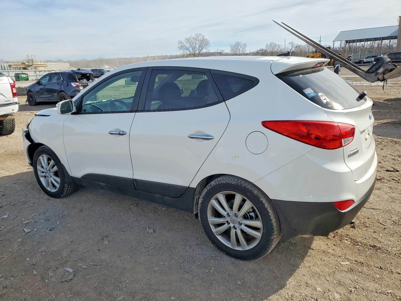2013 HYUNDAI Tucson VIN KM8JUCAC4DU663570 photo 2