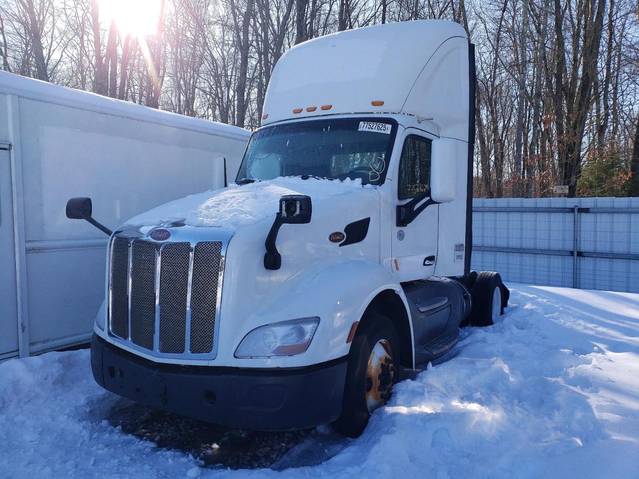 2017 PETERBILT All models VIN 1XPBA48X7HD428813 photo 2