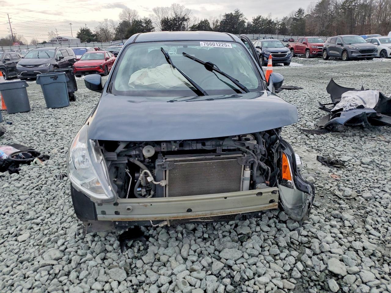 2017 NISS Versa VIN 3N1CN7AP4HL892547 photo 5