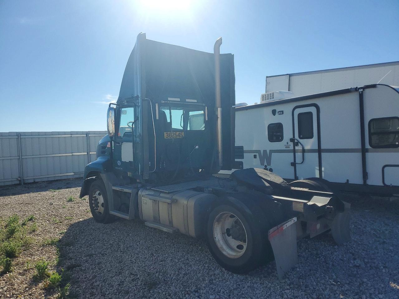 2017 MACK All other VIN 1M1AW01X4HM009853 photo 3