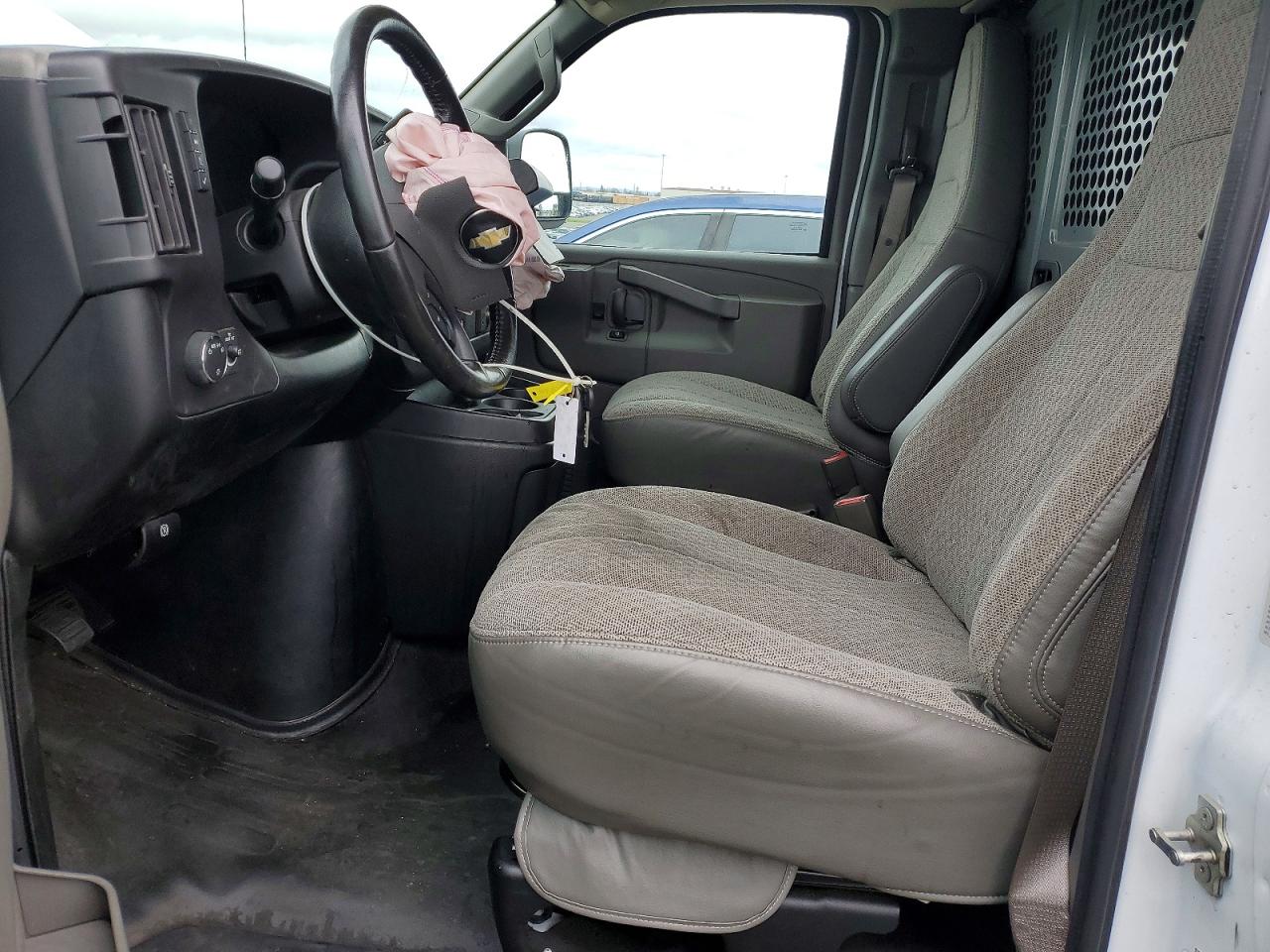 2023 CHEV Express VIN 1GCWGAFP1P1213575 photo 7