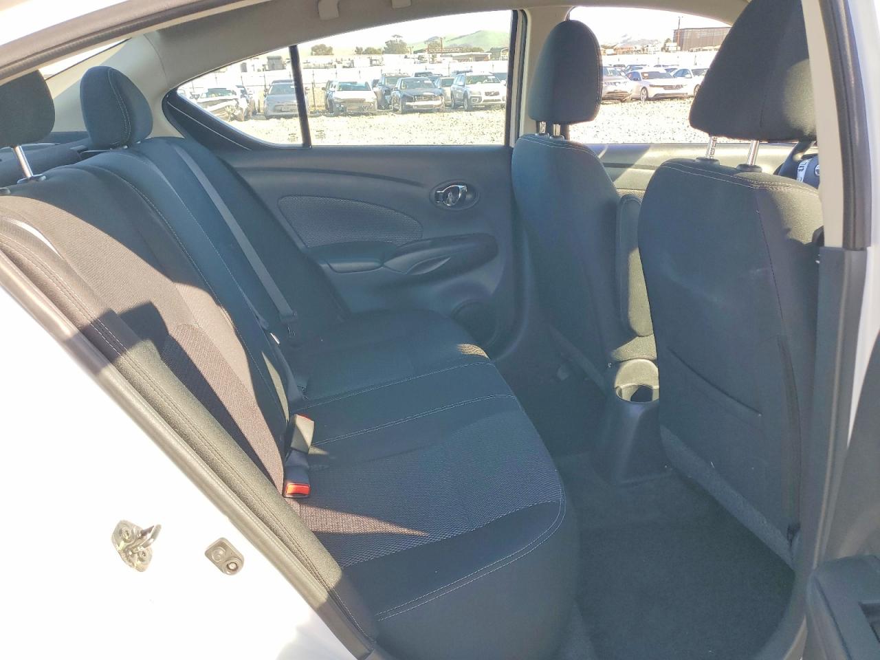 2018 NISS Versa VIN 3N1CN7AP6JL886688 photo 10